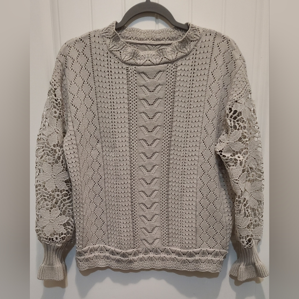 Elegant Light Gray Sweater